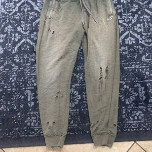 Yes, the holes are meant to be there